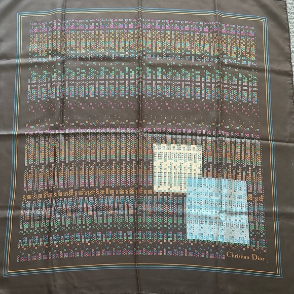 Christian Dior 100% Beautiful Silk Scarf. - Picture 2 of 4